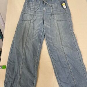 Light wash wide leg jeans